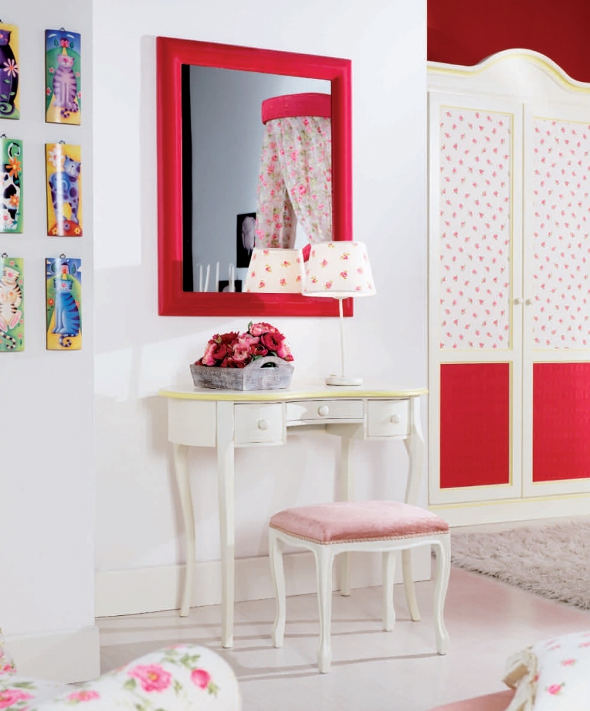 Письменный стол Junior art.PR031 от магазина Piramida Interiors