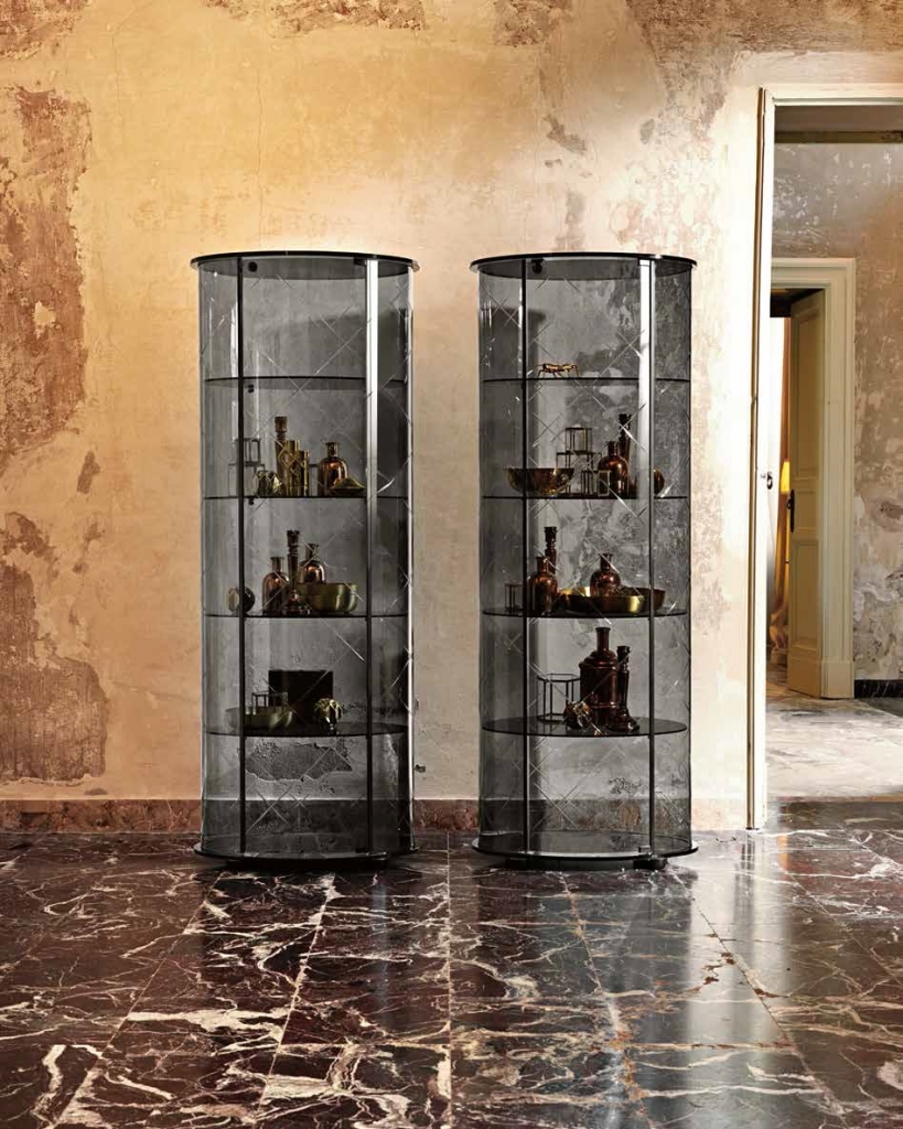 Витрина Veblen art.BURBERRY от магазина Piramida Interiors
