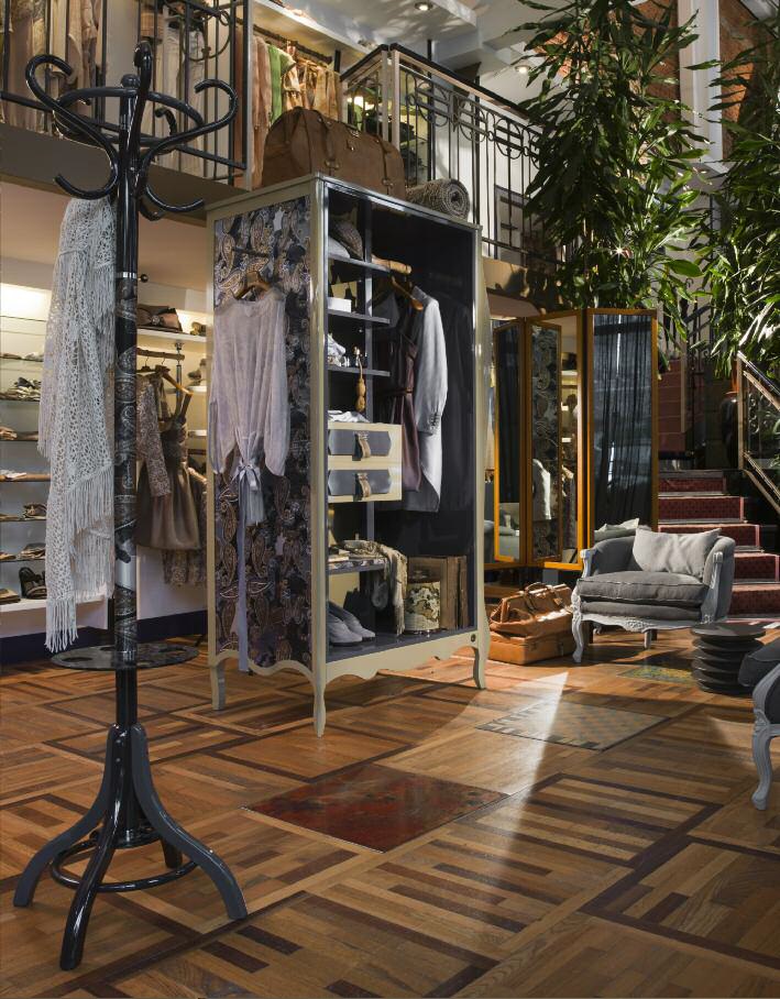 Вешалка What is Beauty art.PRETTY от магазина Piramida Interiors