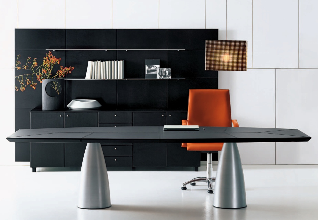 Письменный стол Mythos art.394 от магазина Piramida Interiors