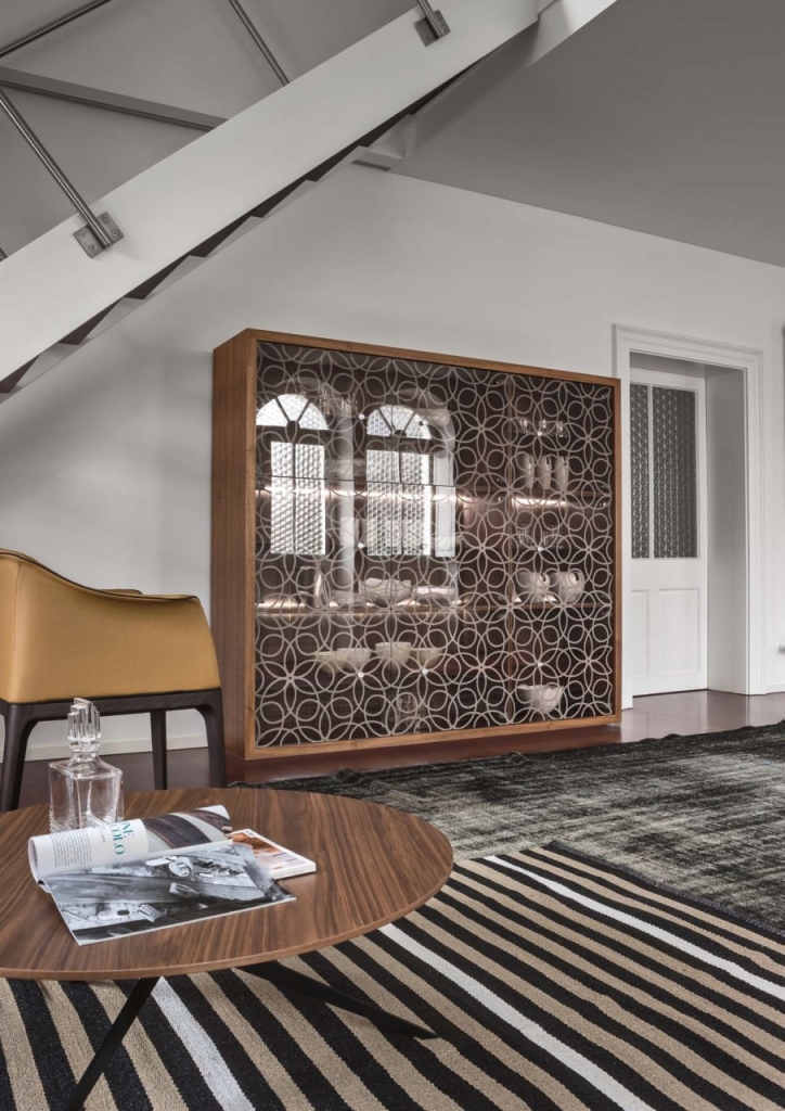 Витрина Granada art.8609 от магазина Piramida Interiors