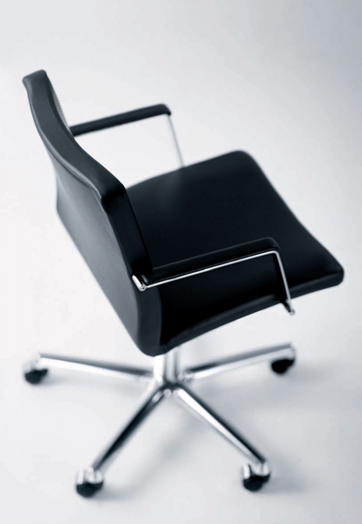 Кресло Meeting Chairs art.683 от магазина Piramida Interiors