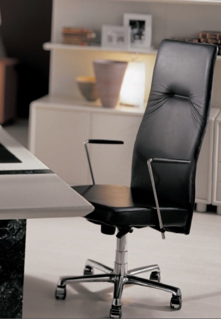 Кресло Ergo art.657 от магазина Piramida Interiors